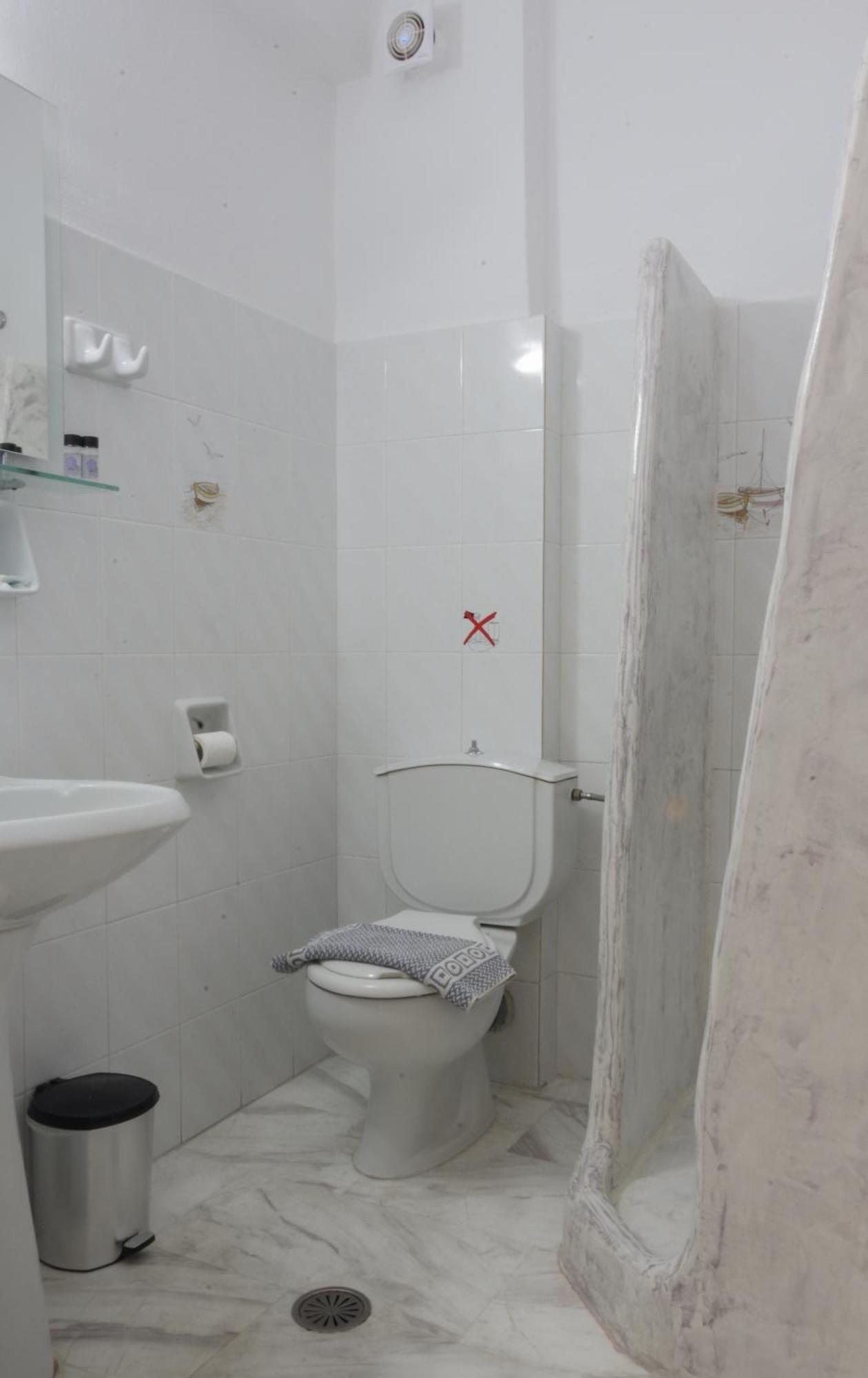 Hotel Mohitero Kamari  Ngoại thất bức ảnh