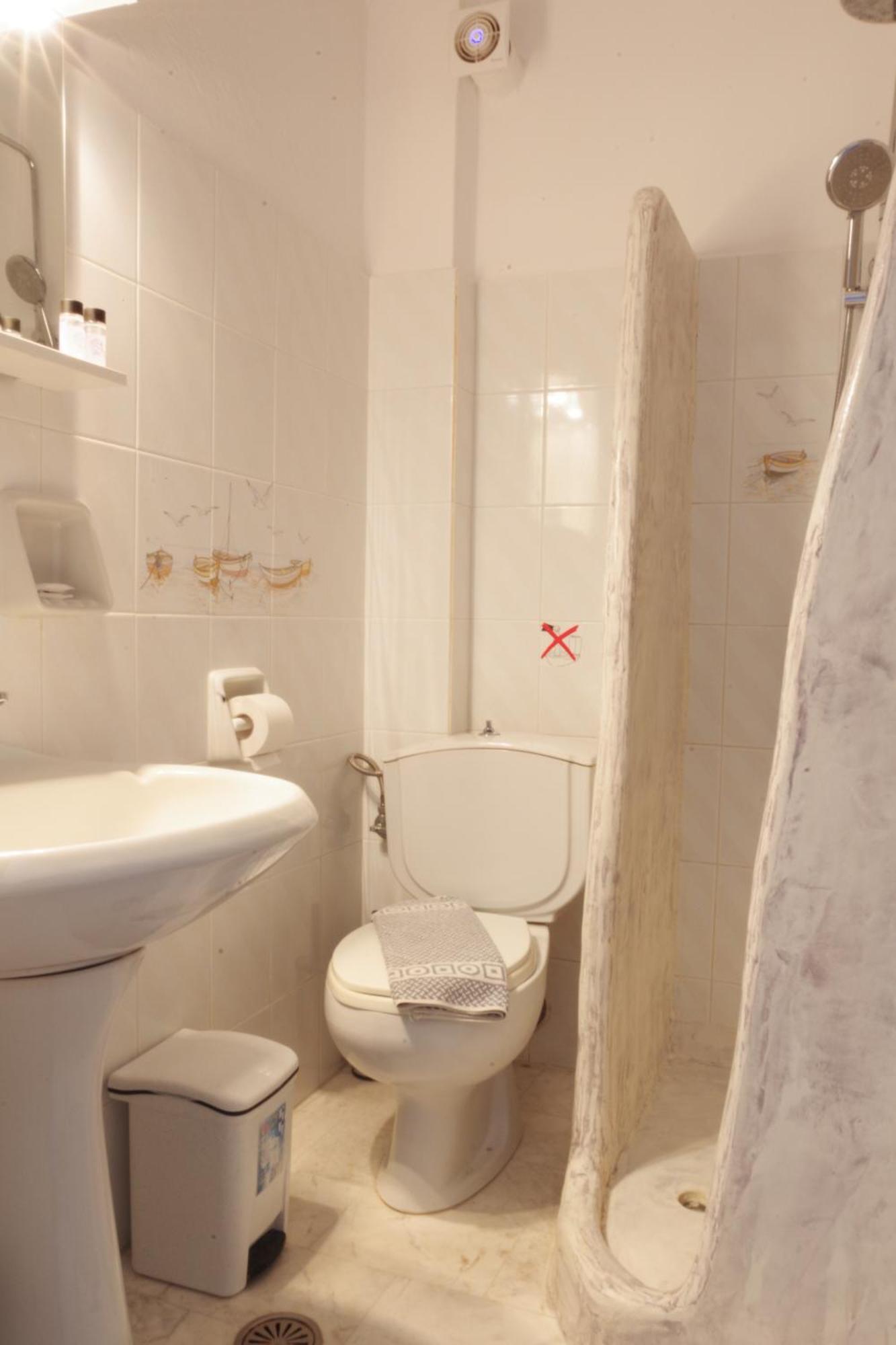 Hotel Mohitero Kamari  Ngoại thất bức ảnh